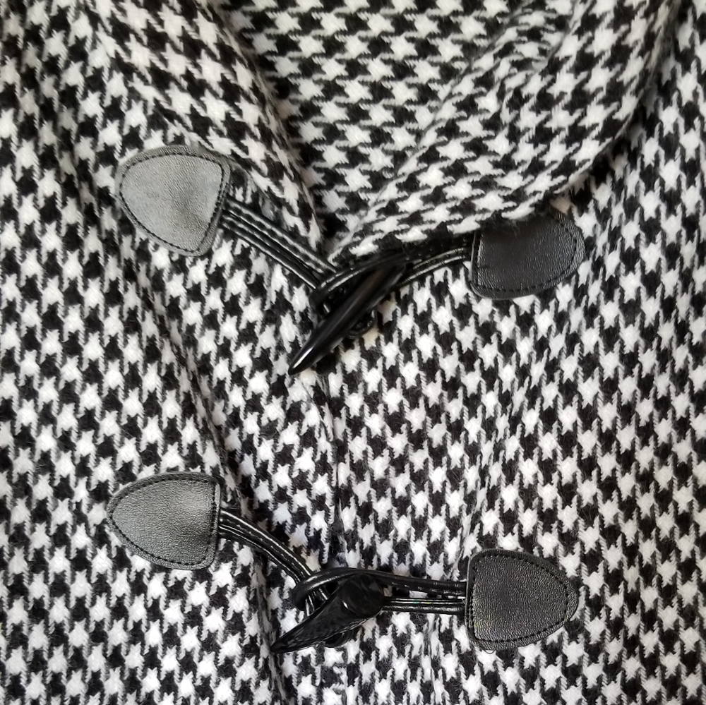 Houndstooth Fringe Poncho - Picture 3 of 5